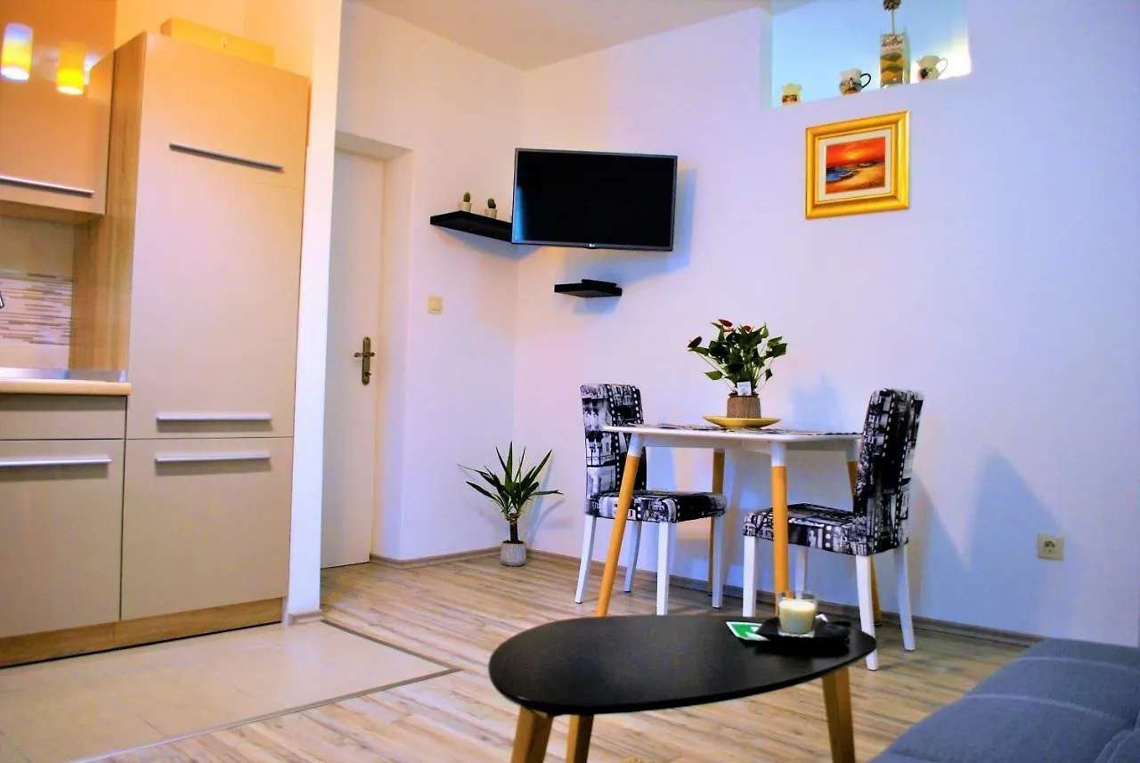 Felice Apartmant contacts