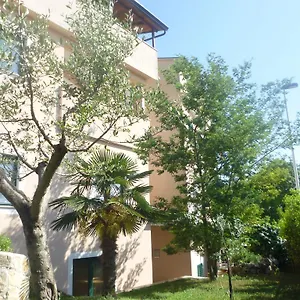  דירה Accomodation Suran
